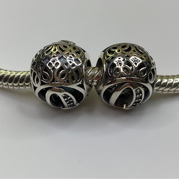 Sterling Silver Vintage Letter Q Charm - Picture 5 of 10